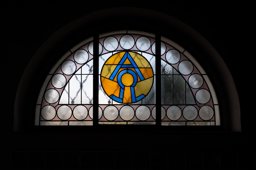 Christusfenster (Alpha und Omega)